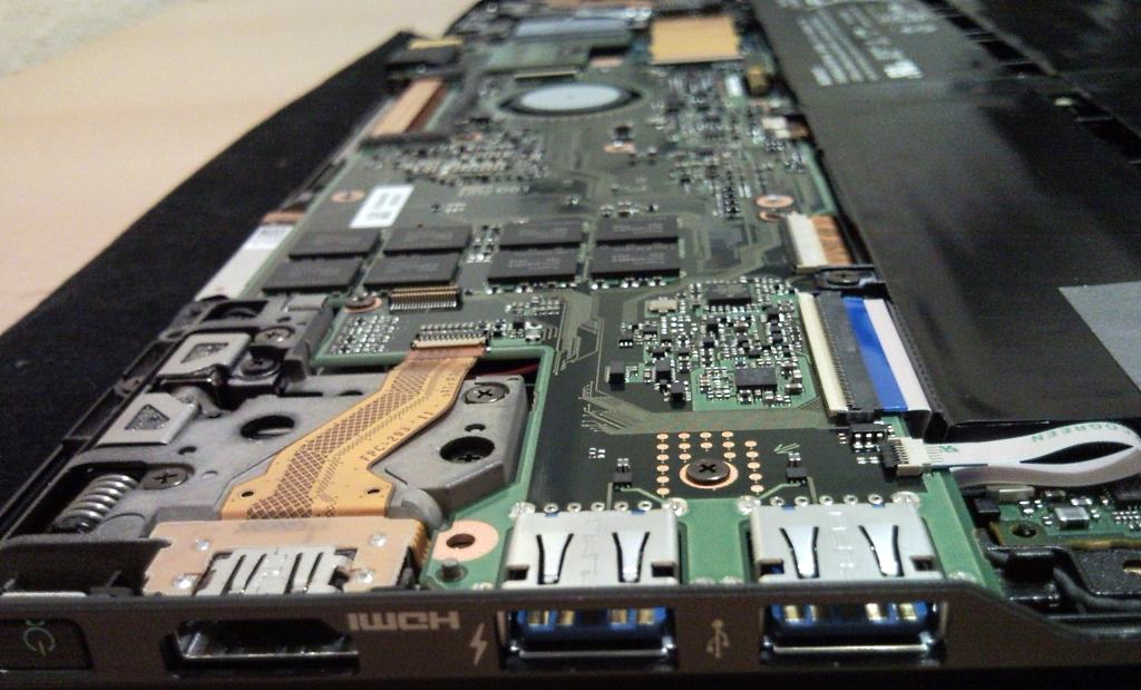 Sony Vaio Duo 11 inside 3