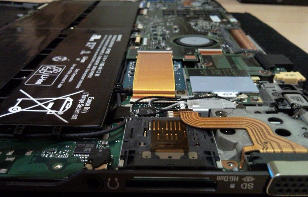 Sony Vaio Duo 11 inside 4