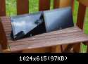 Die große Schwäche der meisten Tablet-Computer sind die stark spiegelnden Displays. So auch beim Microsoft Surface (2) pro. Hier der Unterschied von normalem (links) und entspiegeltem (rechts) Display. Eine kleine Investition die sich lohnt. Finger- und Stiftbedienung funktioniert wie gewohnt.